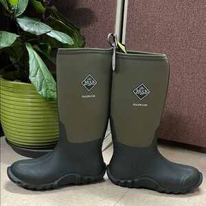 Muck Women's Edgewater II Waterproof Boots - Black and Olive